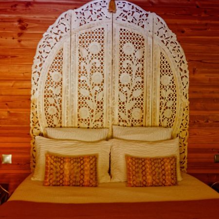 Couleurs Du Sud Bed & Breakfast Vallon-Pont-dʼArc Екстериор снимка