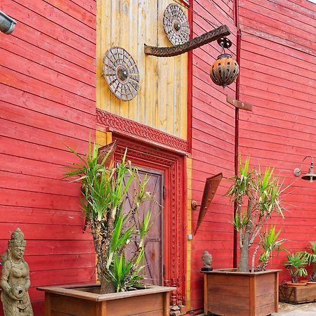 Couleurs Du Sud Bed & Breakfast Vallon-Pont-dʼArc Екстериор снимка