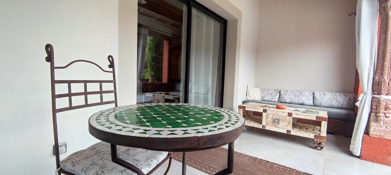 Couleurs Du Sud Bed & Breakfast Vallon-Pont-dʼArc Екстериор снимка