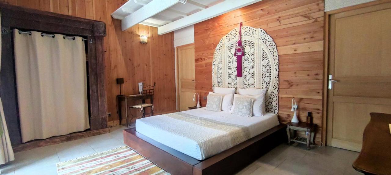 Couleurs Du Sud Bed & Breakfast Vallon-Pont-dʼArc Екстериор снимка