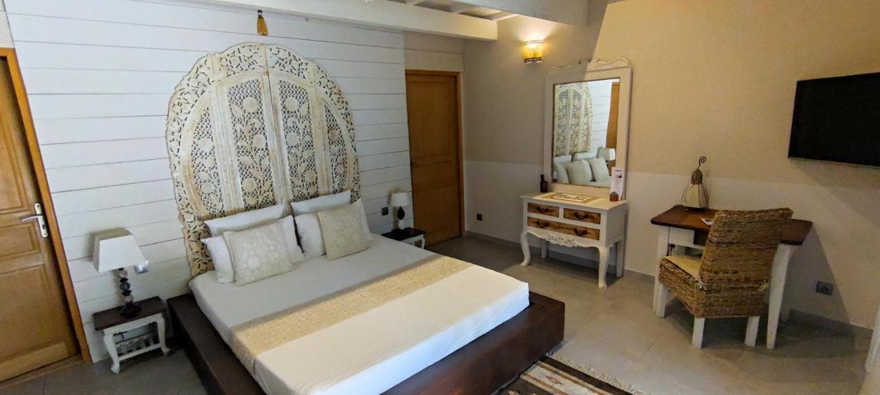 Couleurs Du Sud Bed & Breakfast Vallon-Pont-dʼArc Екстериор снимка