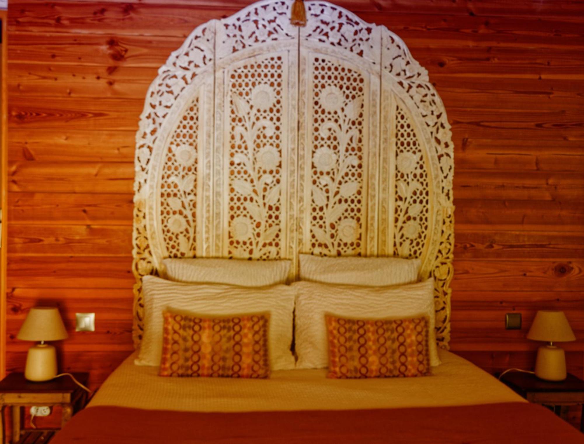 Couleurs Du Sud Bed & Breakfast Vallon-Pont-dʼArc Екстериор снимка