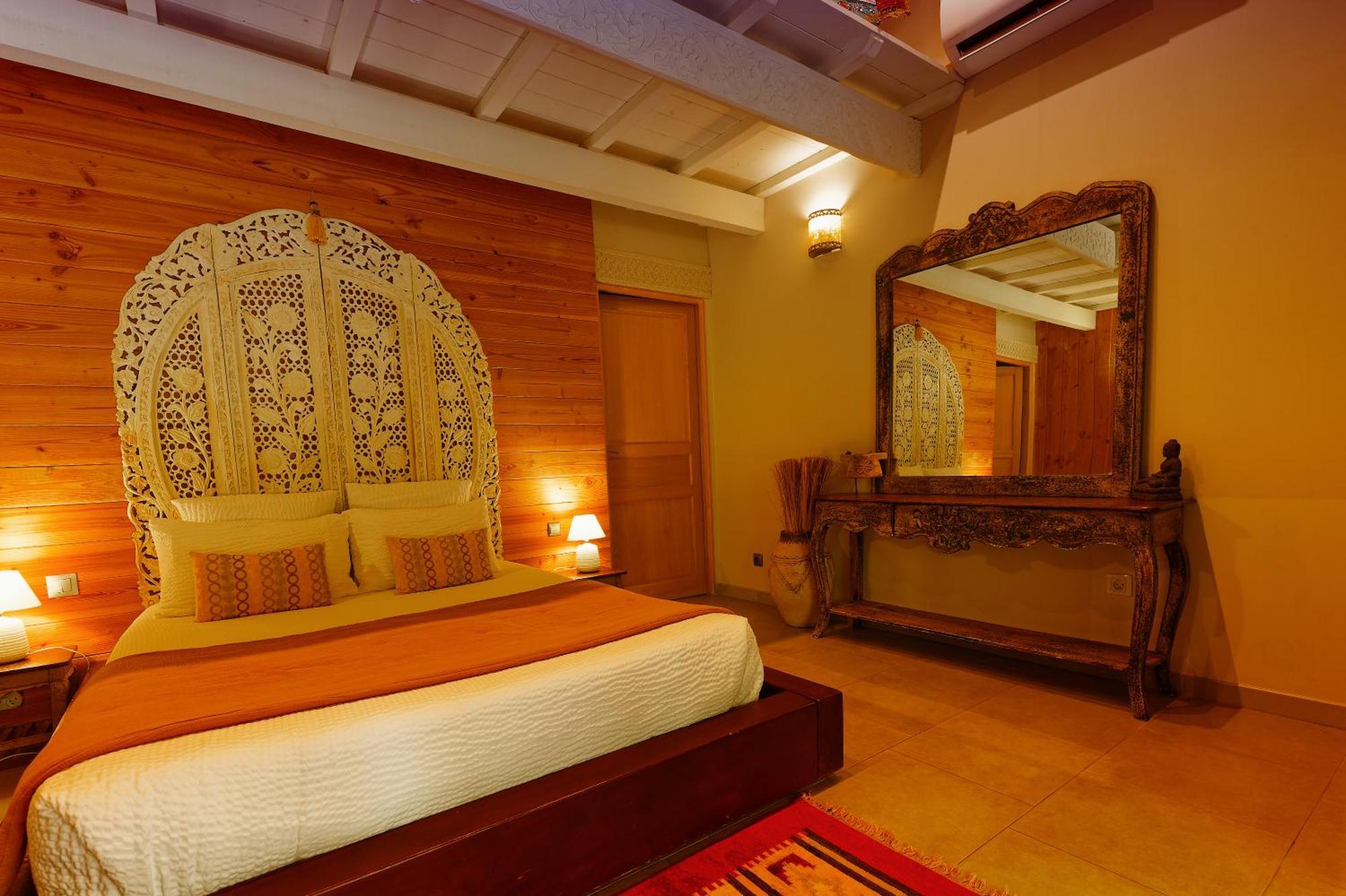 Couleurs Du Sud Bed & Breakfast Vallon-Pont-dʼArc Екстериор снимка